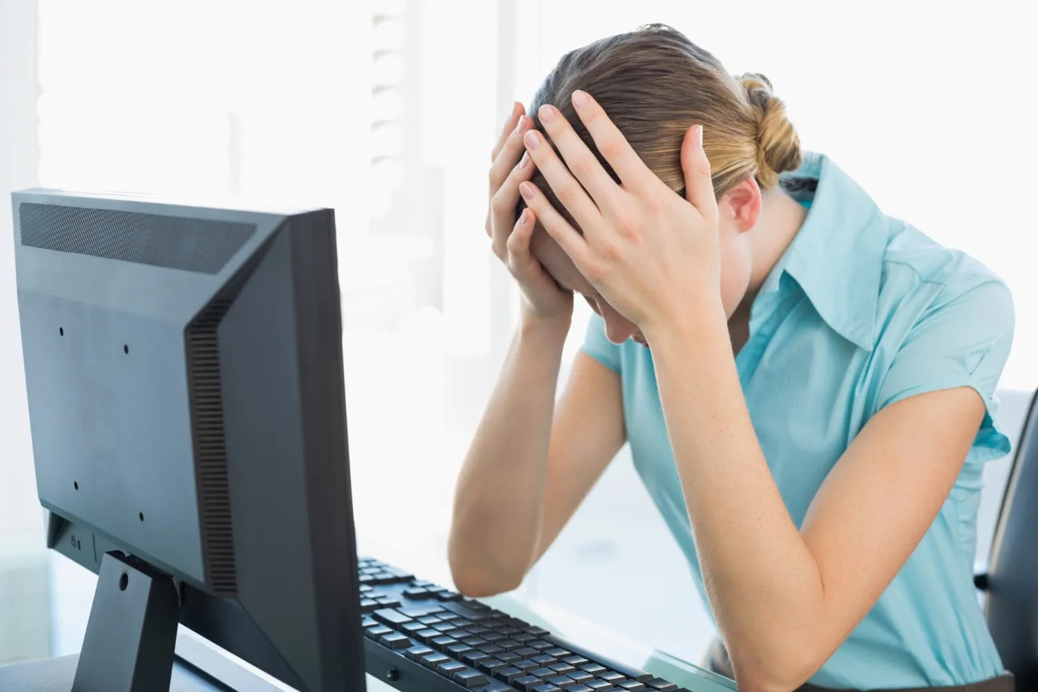Dlaczego komputer wolno działa i jak skutecznie zdiagnozować problem?